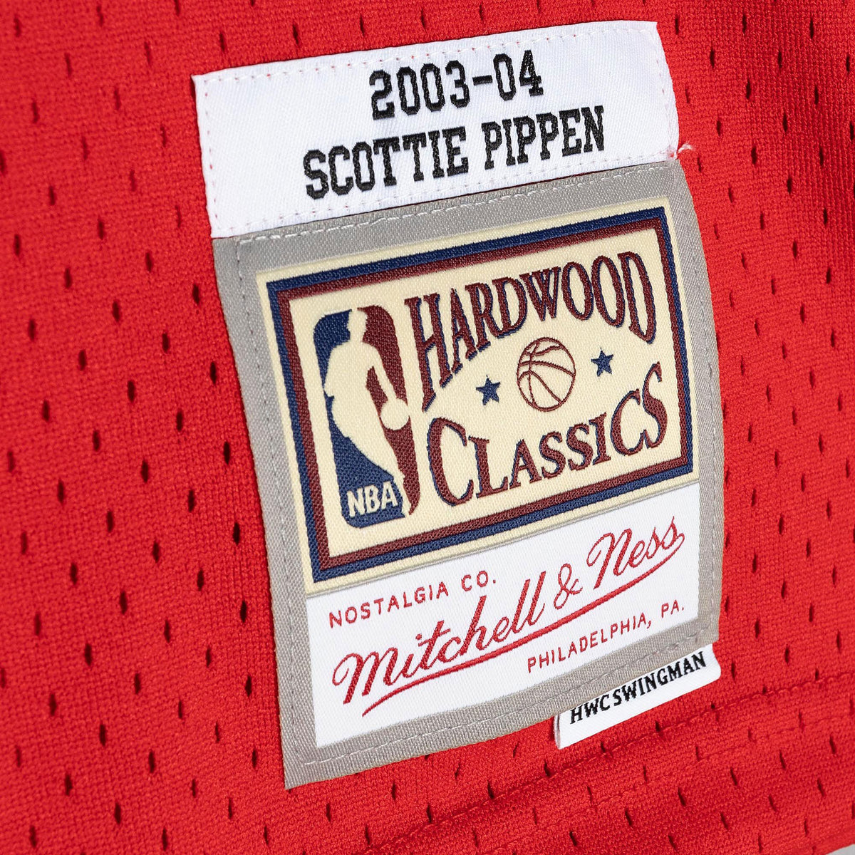 Mens Chicago Bulls Scottie Pippen Mitchell & Ness Red 2003 Hardwood Classics Swingman Jersey